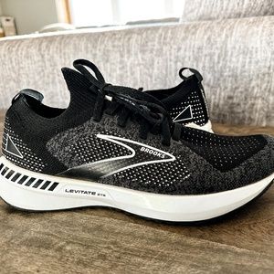 BROOKS - Size 9 - Levitate GTS  5 Stealth Fit Athletic Shoes - Like New
